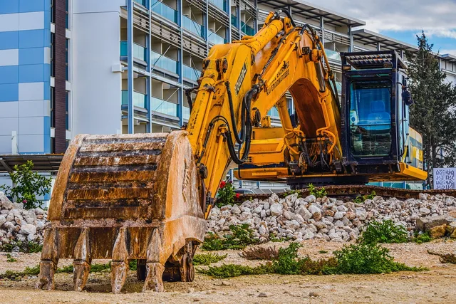 excavator, digger, machinery, equipment, heavy machine, construction, hydraulic, bucket, teeth, digger, digger, digger, digger, digger. Equipment rental delivery and maintenance guide: the parts worth your time