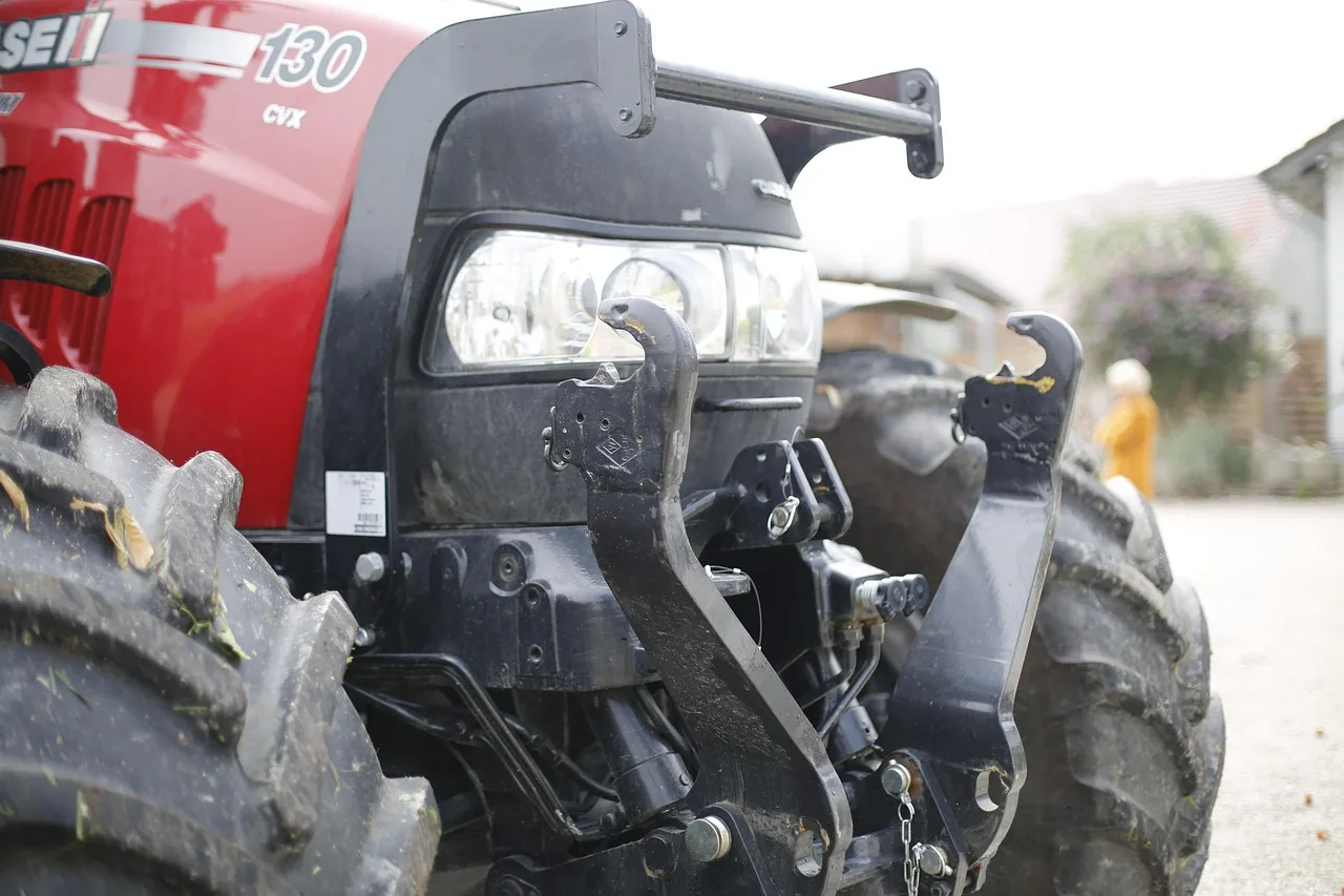 tractor, agriculture, vehicle, farm yard, rural, machine, farmer, agricultural machine, equipment, field work. Equipment rental scheduling that avoids delays by work type, buffer, and owner