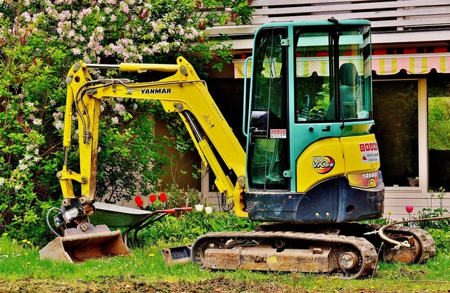 excavator, nature, garden, gardening, machine, excavator bucket. Sourcing US equipment for Canadian yards under CUSMA and CBSA rules